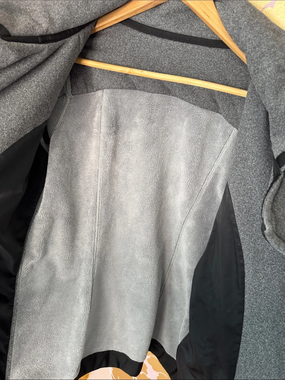 Lululemon Women’s Gray Asymmetrical Zip Jacket size 8